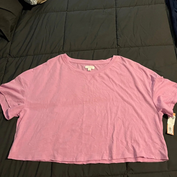 Colsie Boxy Cropped Tee - Picture 1 of 10